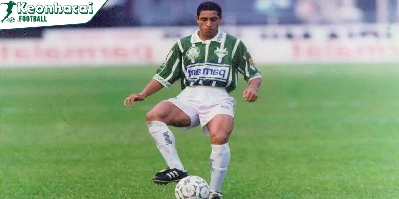 Tiểu Sử Roberto Carlos – Huyền Thoại Cánh Trái Của Túc Cầu 4 Roberto Carlos là biểu tượng di sản cho thế hệ hậu vệ sau này